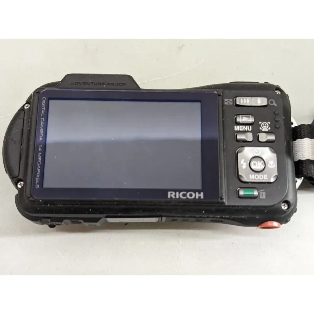 RICOH WG-20 Red 14 Megapixel Waterproof Shockproof Camera Extra Batteries -0424
